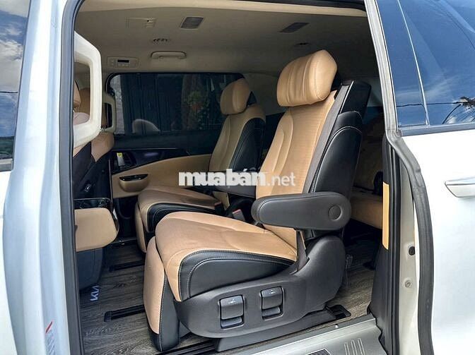 Kia Carnival Premium sx 2023 chất xe cực đẹp