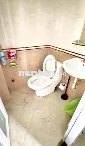 Cho thuê nhà hẻm xe hơi 4x12m 2 lầu sân thượng 4pn 3wc 12tr