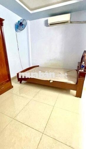 Cho thuê nhà hẻm xe hơi 4x12m 2 lầu sân thượng 4pn 3wc 12tr