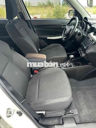 Suzuki Swift GLX 1.2 Full -2019 Trắng rất mới.