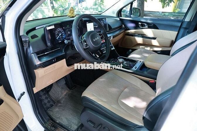 Kia Carnival Premium sx 2023 chất xe cực đẹp