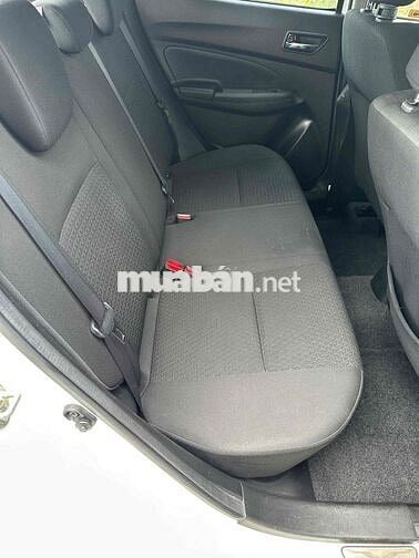 Suzuki Swift GLX 1.2 Full -2019 Trắng rất mới.