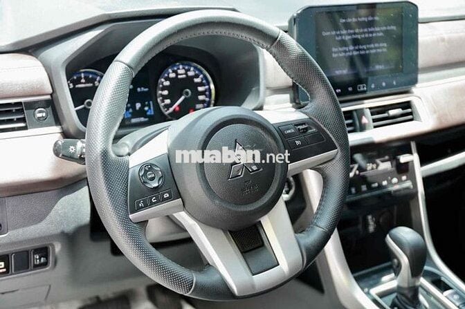 Mitsubishi Xpander Premium 2023 Bạc Tự động 65.000