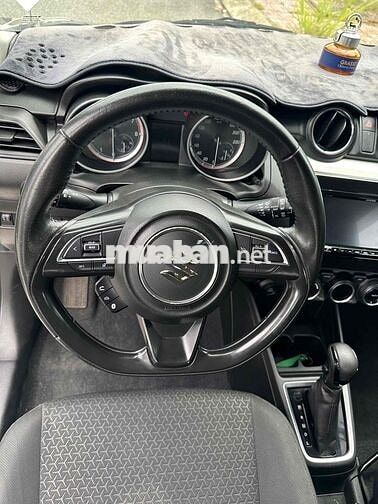 Suzuki Swift GLX 1.2 Full -2019 Trắng rất mới.