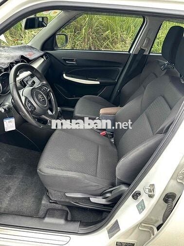 Suzuki Swift GLX 1.2 Full -2019 Trắng rất mới.