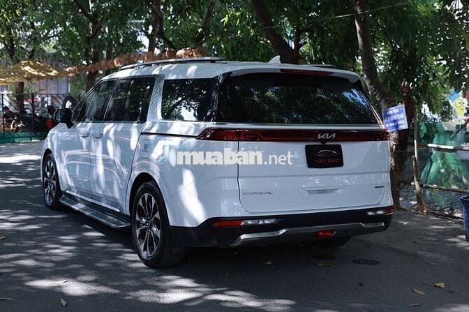 Kia Carnival Premium sx 2023 chất xe cực đẹp