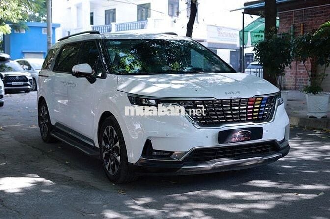 Kia Carnival Premium sx 2023 chất xe cực đẹp