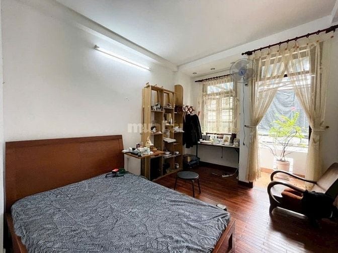 7.5 Tỷ HXH góc 2 MT đường Cô Bắc, Phú Nhuận - 3 tầng - 46m²