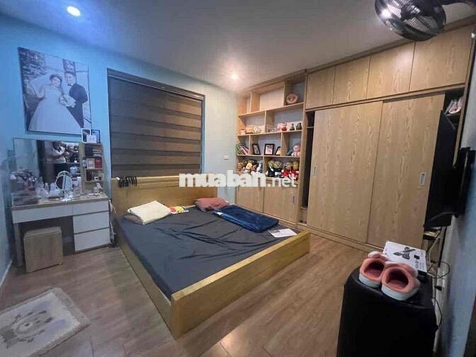 Chính chủ bán CH Star Tower Khương Trung 73m2 2PN, căn góc, tầng trung