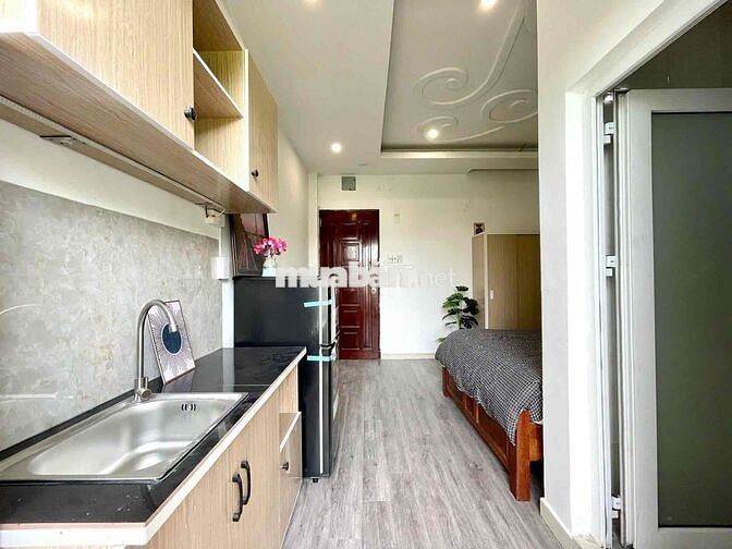 CHO THUÊ STUDIO BAN CÔNG LỚN FULL NỘI THẤT NGAY TRUNG TÂM QUẬN 10