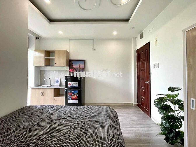 CHO THUÊ STUDIO BAN CÔNG LỚN FULL NỘI THẤT NGAY TRUNG TÂM QUẬN 10