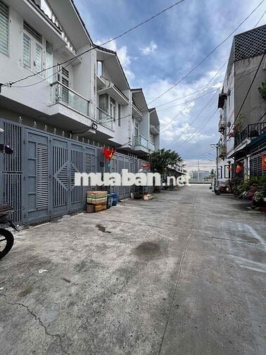 Cho Thuê Nhà Mới Xây 100% DT 100m2 1Trệt 1Lầu 2Pn 2Wc Hẻm Xe Tải