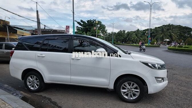 Toyota Innova 2016 Trắng 7 chỗ