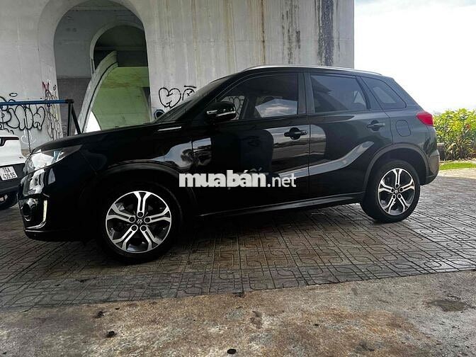 Suzuki Vitara 5 chỗ gầm cao màu Đen tự động