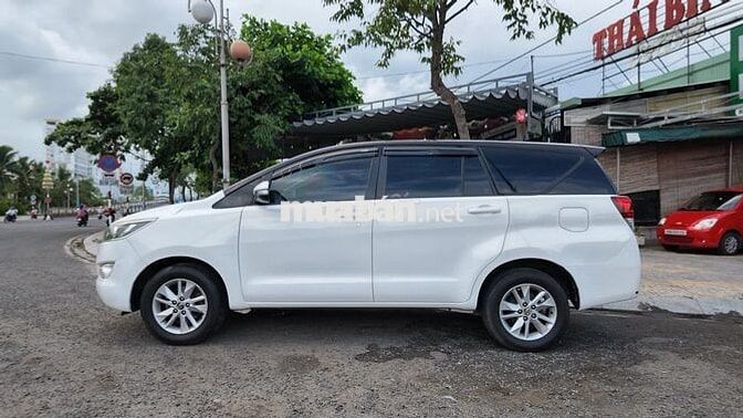 Toyota Innova 2016 Trắng 7 chỗ
