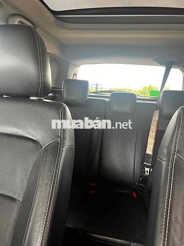 Suzuki Vitara 5 chỗ gầm cao màu Đen tự động
