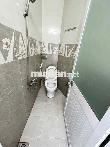 Nhà lầu 2 phòng hẻm Trần Vĩnh Kiết
