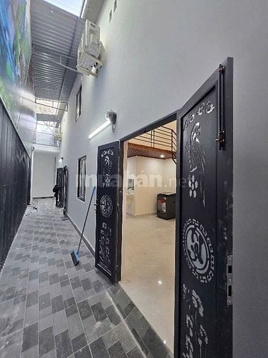 Ngân hàng thanh lý căn nhà cấp 4 kèm 5 phòng trọ , giá full 1 tỷ 089 .