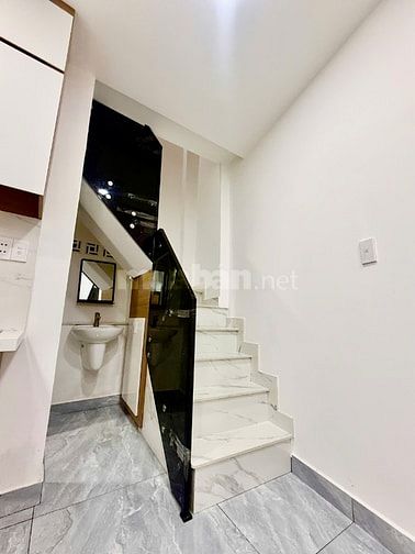 NHÀ MỚI, HẺM LẠC LONG QUÂN, 25M2, 2PN, VÀO Ở LIỀN, CHỈ 2.95 TỶ