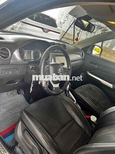 Suzuki Vitara 5 chỗ gầm cao màu Đen tự động