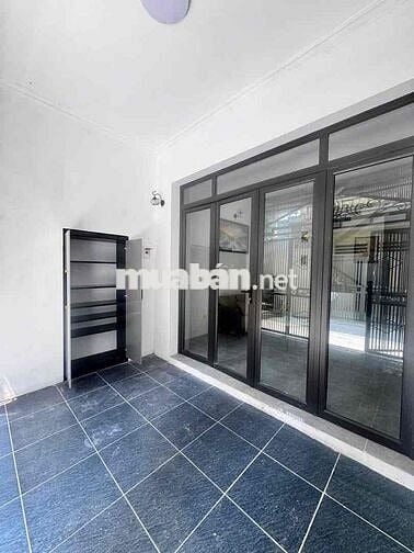 cho thuê nhà phố Chu Huy Mân, nhà mới, 70m, 4PN, full đồ. ô tô đỗ cửa