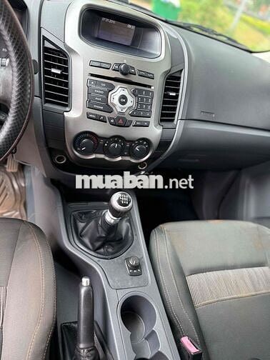 Ford Ranger XLT 2013 Số sàn Dầu Đen