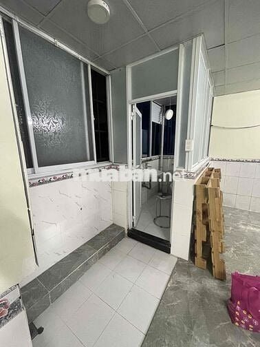 Phòng 22m2 toilet riêng lầu 4 cửa sổ thoáng 513 PVB