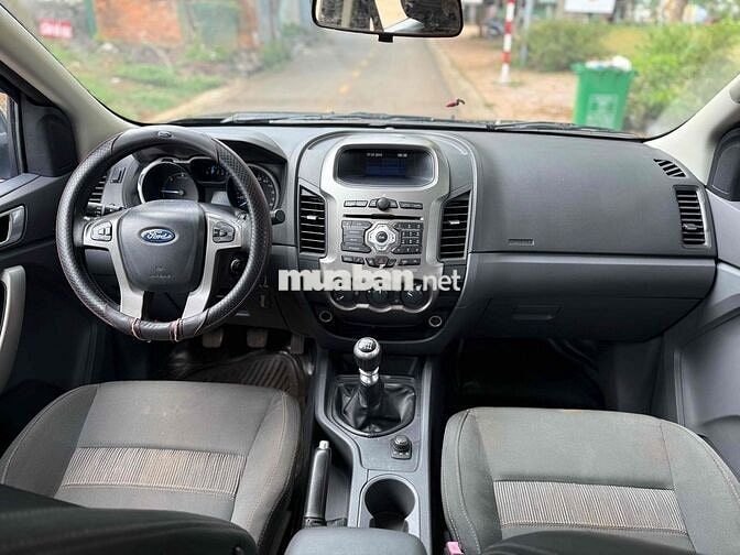 Ford Ranger XLT 2013 Số sàn Dầu Đen