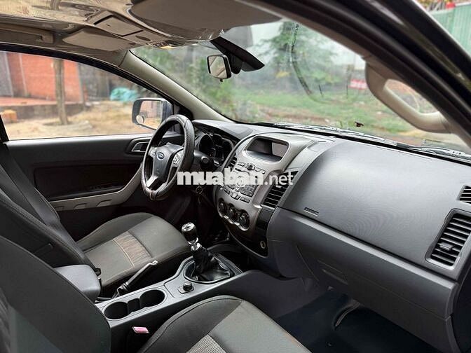 Ford Ranger XLT 2013 Số sàn Dầu Đen