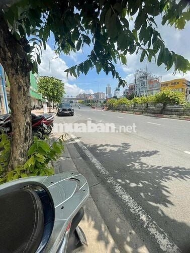 Ngay Cầu Thủ Thiêm ! Mặt Tiền Nguyễn Hữu Cảnh 200m2 Có Hầm 4 Tầng Mới