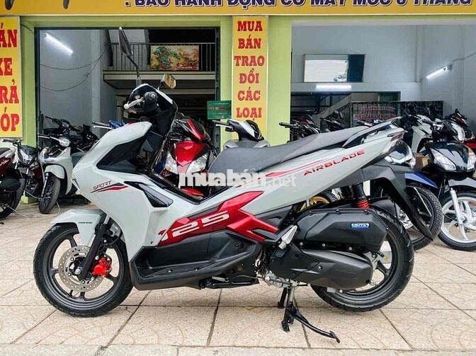 Honda Air Blade 125 2024 Trắng đỏ Smartkey