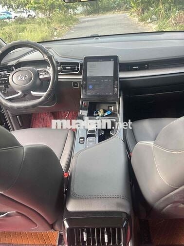Hyundai Custin 1.5 7 chỗ màu nâu