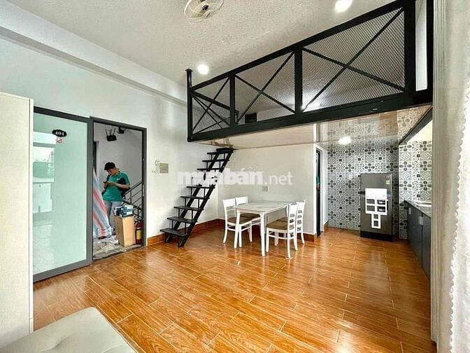 Duplex ban công rộng 40m2 ngay Hàng Xanh