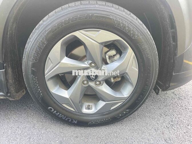 Hyundai Custin 1.5 7 chỗ màu nâu
