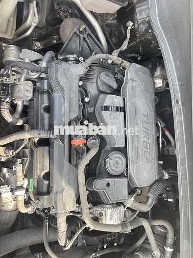 Hyundai Custin 1.5 7 chỗ màu nâu