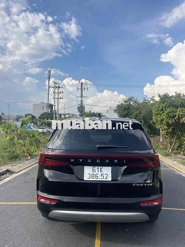 Hyundai Custin 1.5 7 chỗ màu nâu