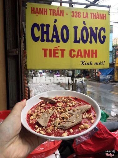 NHÂN VIÊN PHỤC VỤ QUÁN ĂN