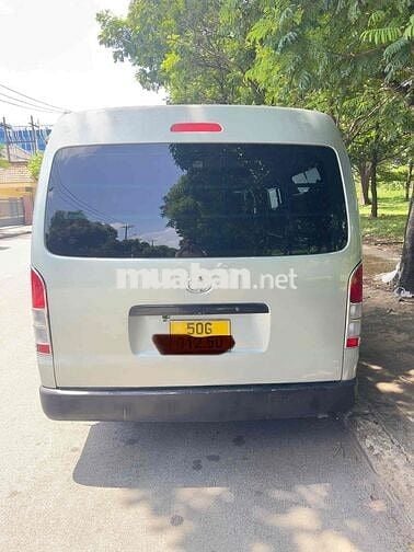 Toyota Hiace 2011 Dầu Xám bạc 6 chỗ