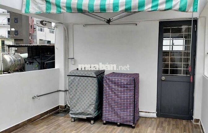 nhà đầy đủ NT ngay Trung tâm Q1 , 15tr