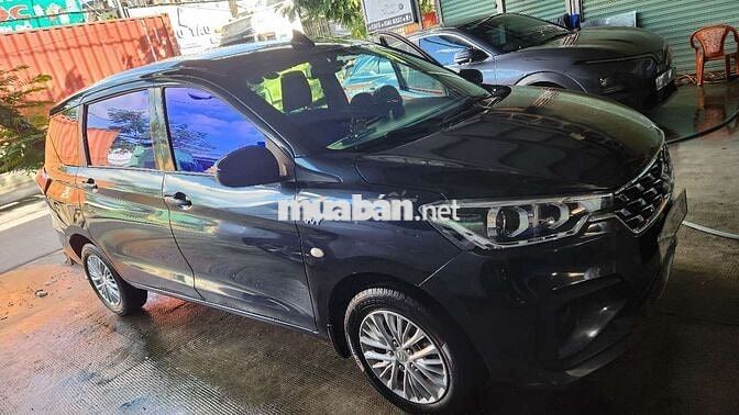 Suzuki Ertiga 2024 Đen 7 chỗ