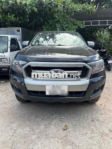 Xe bán tải Ford Ranger XLS 2017 Đen Tự động