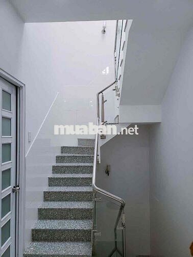 Chính chủ cần bán nhà Vĩnh Khánh Q4