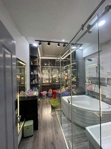 Ngô Gia Tự Quận 10, DT 41m2 4 tầng 5PN, tặng full nội thất, cách MT 30