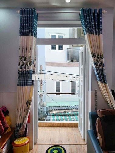 Chính chủ cần bán nhà Vĩnh Khánh Q4
