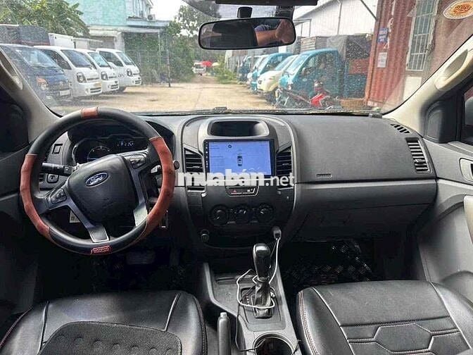 Xe bán tải Ford Ranger XLS 2017 Đen Tự động