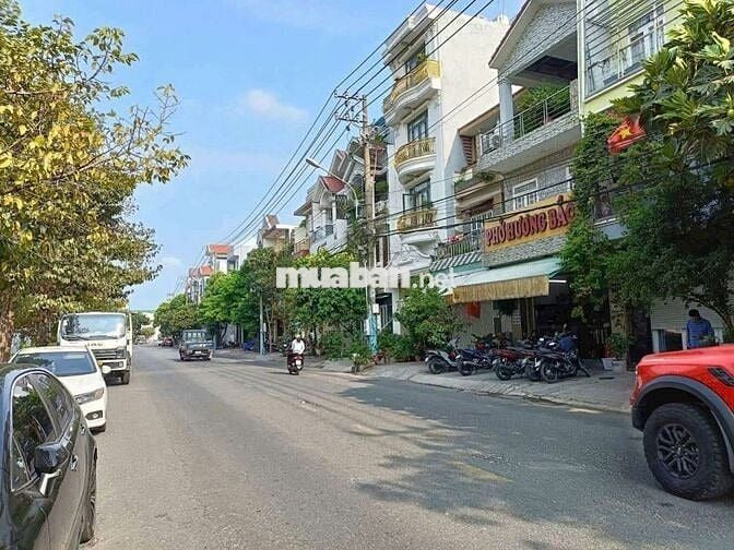 Nhà phố Mặt Tiền kinh doanh Văn P gần Vincom phường Dĩ An, Bình Dương