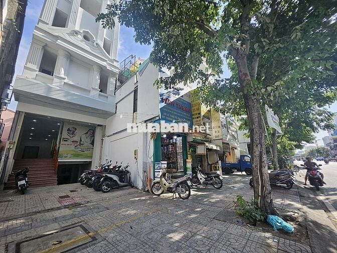 HẾT HĐ THUÊ NÊN CẦN BÁN 239 LÝ THÁI TỔ, QUẬN 10 CÁCH CV GIỌT NƯỚC 500M