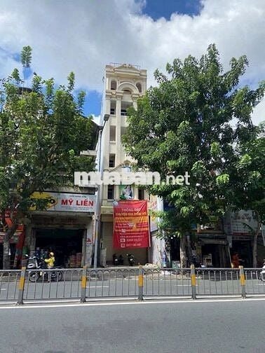 HẾT HĐ THUÊ NÊN CẦN BÁN 239 LÝ THÁI TỔ, QUẬN 10 CÁCH CV GIỌT NƯỚC 500M
