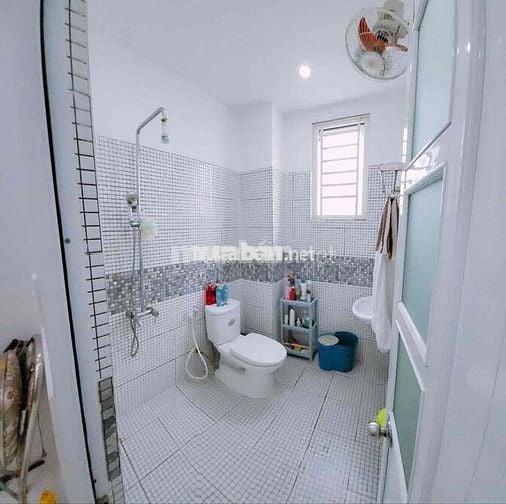 Chính chủ cần bán nhà Vĩnh Khánh Q4