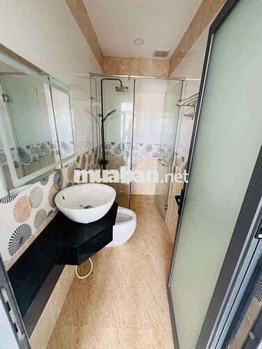 Cho thuê nhà gần chợ Phú An có chỗ đậu xe hơi